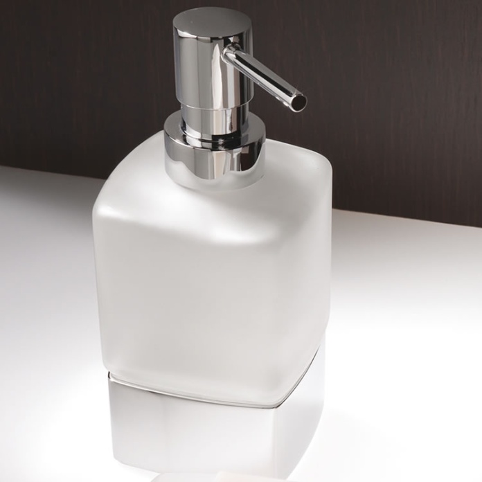 https://www.sanctuary-bathrooms.co.uk/storage/app/uploads/public/337/f97/541/696_696_0_0_crop/LS1_5455_13_Gedy_Lounge_Soap_Dispenser_Freesatanding_Chrome_1.jpg