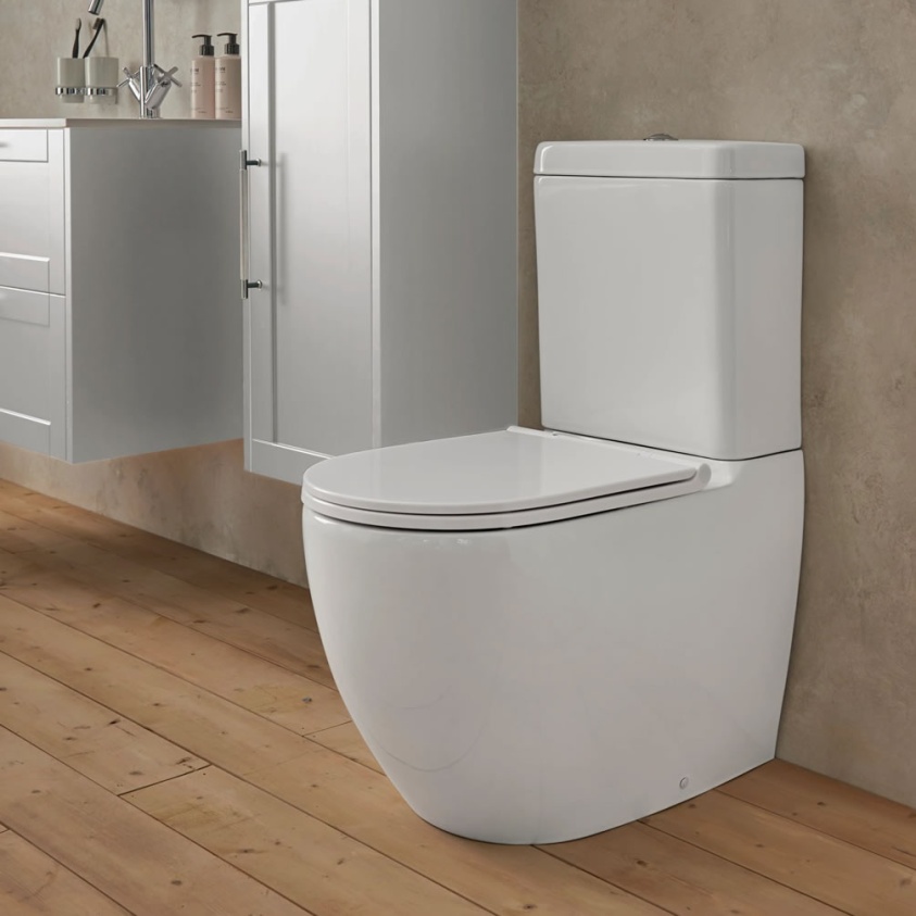 Heritage Stamford Rimless Close Coupled Toilet, Cistern & Seat - Image 1